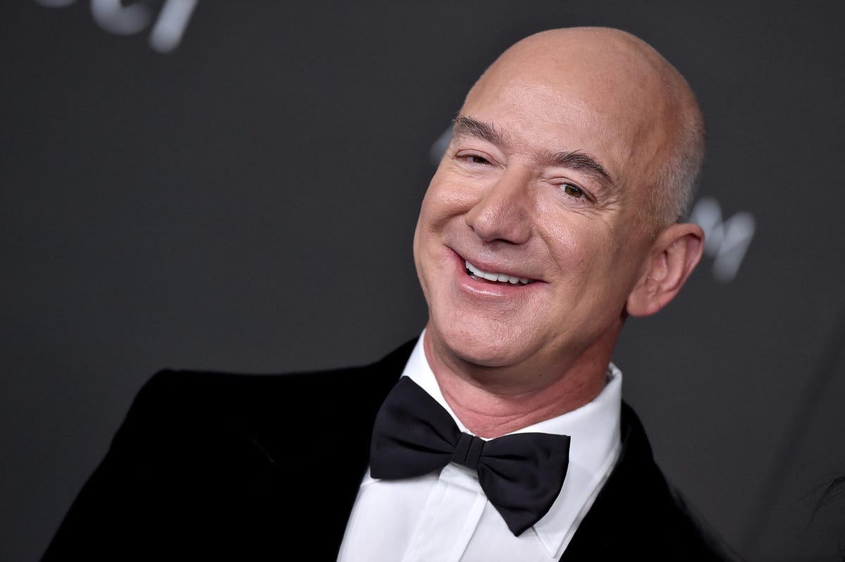 richest investors in the world- Jeff Bezos